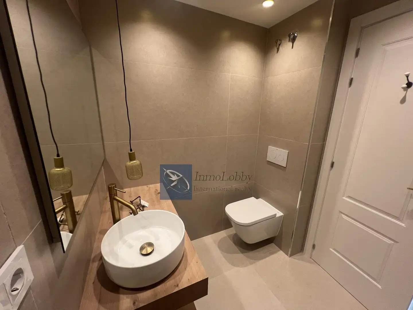 Bany de Apartament de lloguer en Castell d'Aro, Platja d'Aro i s'Agaró amb Aire condicionat, Terrassa i Piscina comunitària