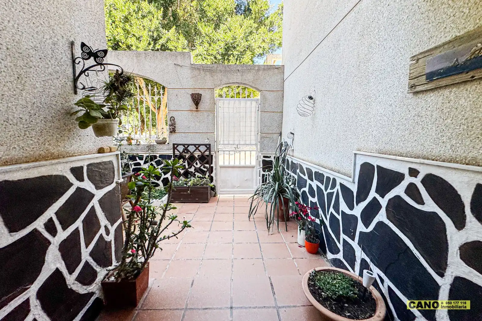 Jardí de Casa o xalet en venda en  Almería Capital amb Terrassa