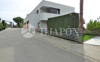 Exterior view of House or chalet for sale in Mataró  with Air Conditioner, Heating and Private garden