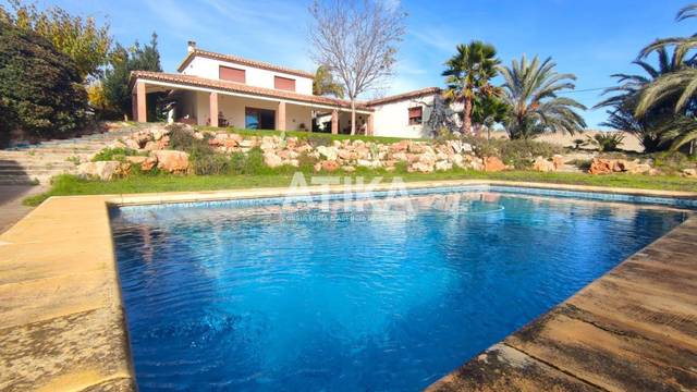 Casa-chalet en Venta en Centro