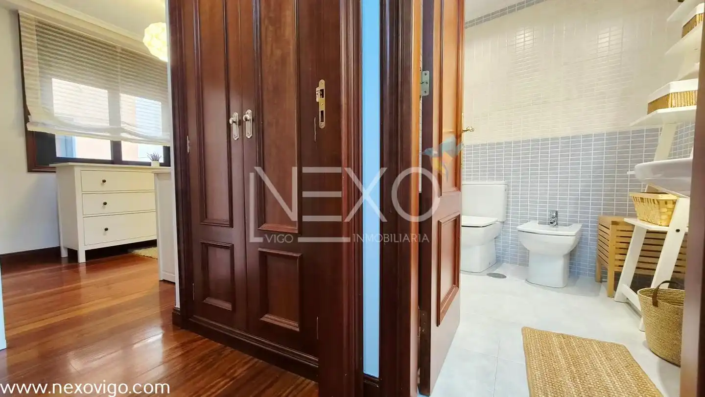 Piso en venta en Vigo  con Calefacción, Parquet y Trastero