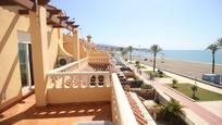 Vista exterior de Casa adosada en venda en Vélez-Málaga amb Aire condicionat, Calefacció i Jardí privat