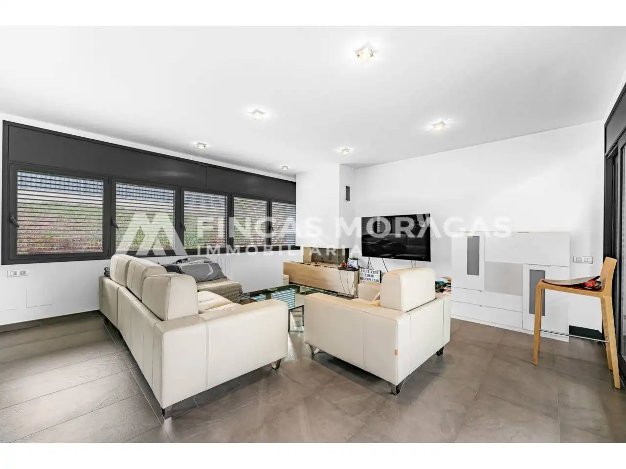 Living room of Houses for sale in Sant Cugat del Vallès  with Air Conditioner, Heating and Private garden