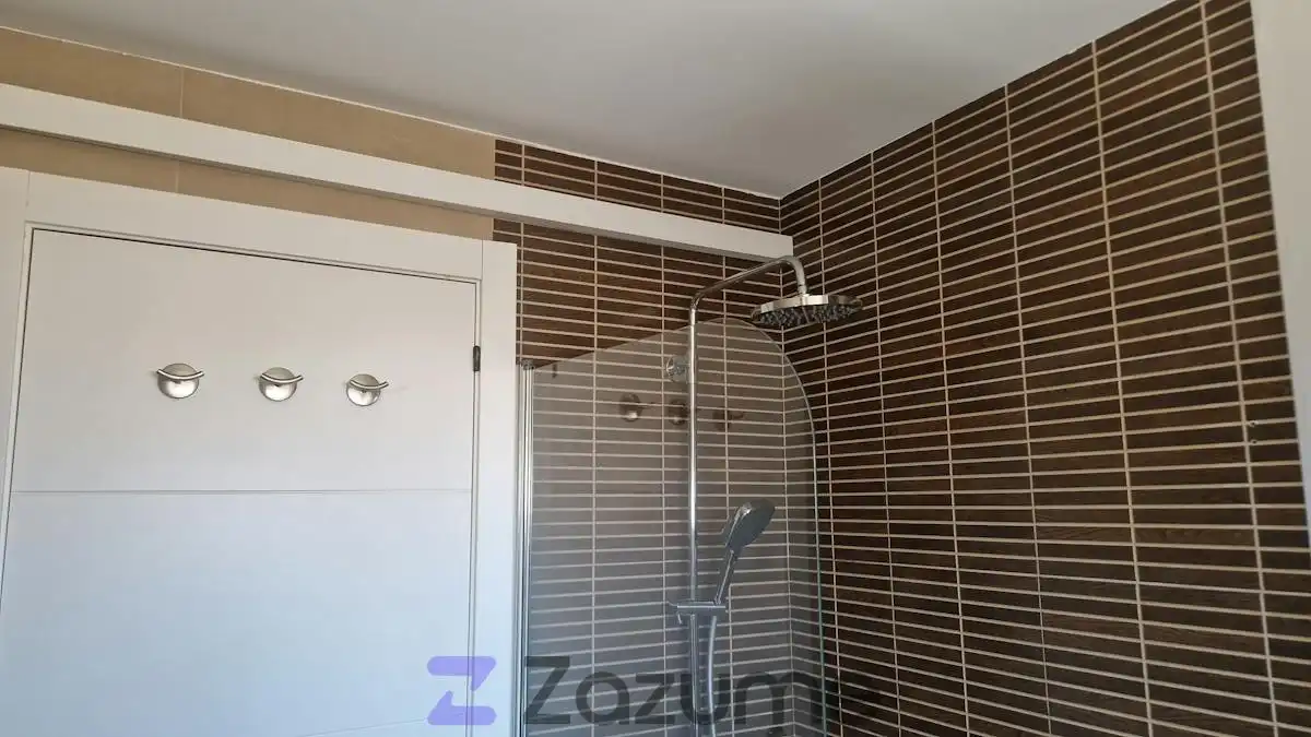 Baño de Piso de alquiler en Terrassa con Aire acondicionado, Calefacción y Horno
