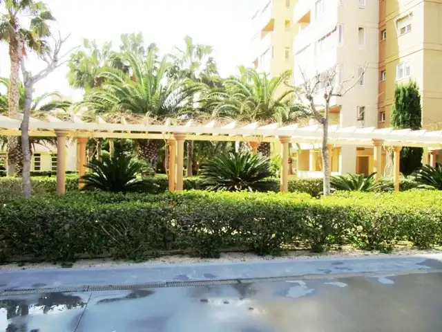 Außenansicht von Wohnungen zum Verkauf in El Campello mit Klimaanlage, Heizung und Parkett