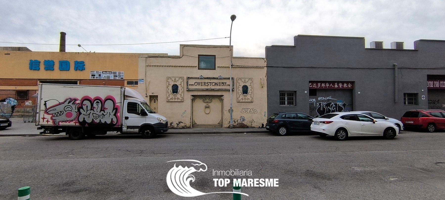 Vista exterior de Nave industrial en venta en Badalona