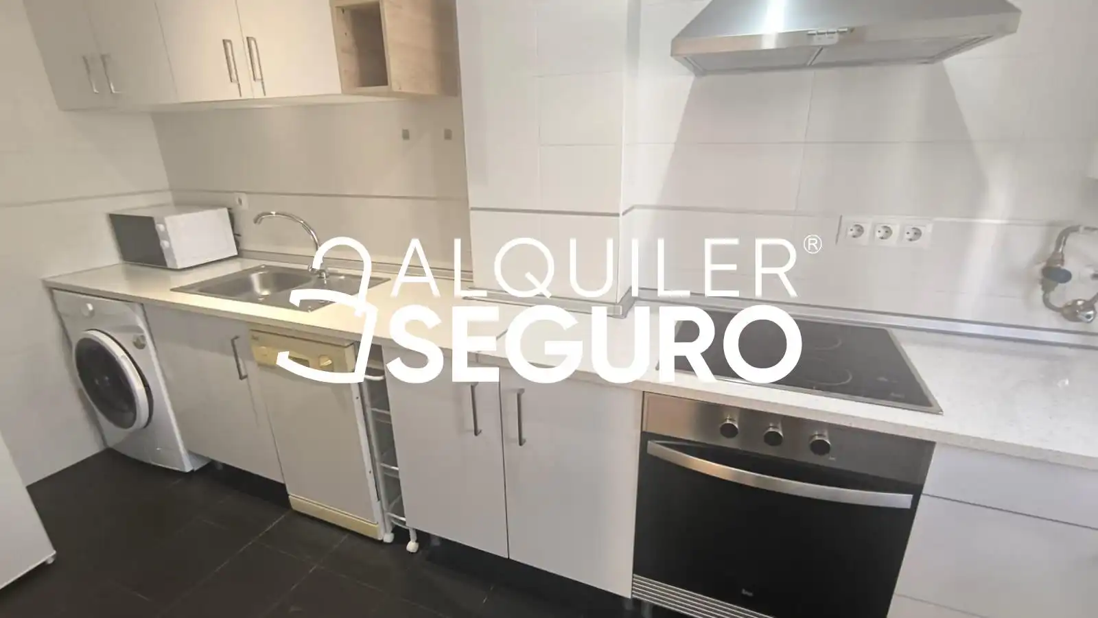 Cocina de Piso de alquiler en Sevilla con Aire acondicionado
