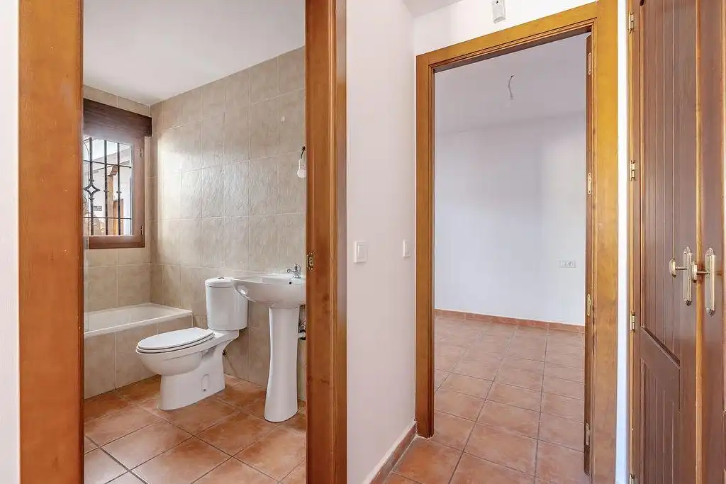 Bathroom of Office for sale in Granada