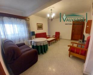 Living room of Flat to rent in  Granada Capital  with Heating, Furnished and Washing machine