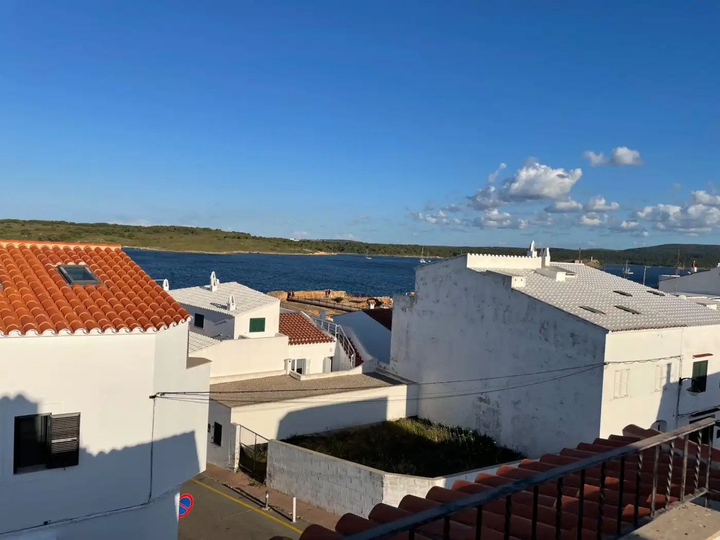 Vista exterior de Apartament en venda en Es Mercadal amb Terrassa, Piscina i Balcó