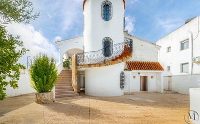 Vista exterior de Casa o xalet en venda en Gandia amb Aire condicionat, Terrassa i Piscina