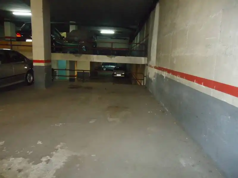 Moto in affitto a Pere III, imagen 3
