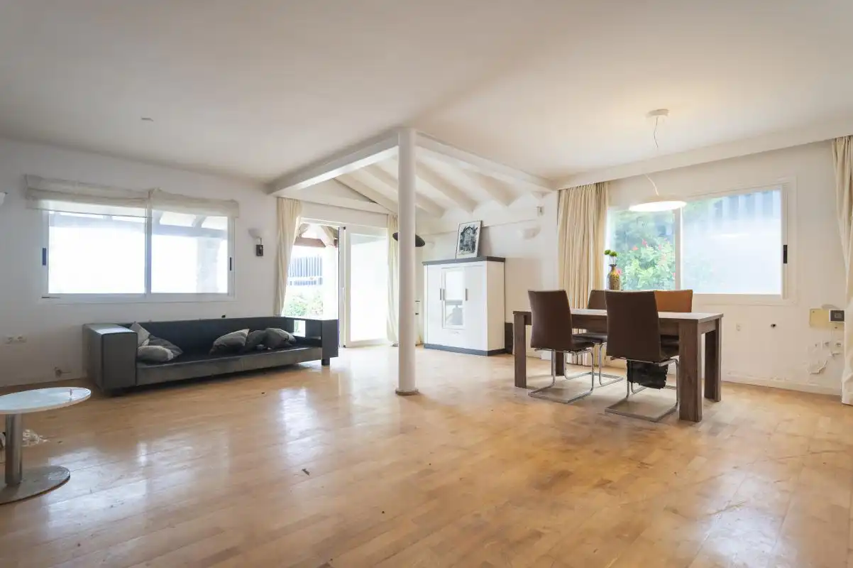 Sala d'estar de Casa o xalet en venda en Sant Josep de sa Talaia amb Calefacció, Jardí privat i Terrassa