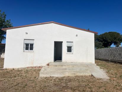Exterior view of House or chalet for sale in Alcalá de Guadaira  with Private garden and Storage room
