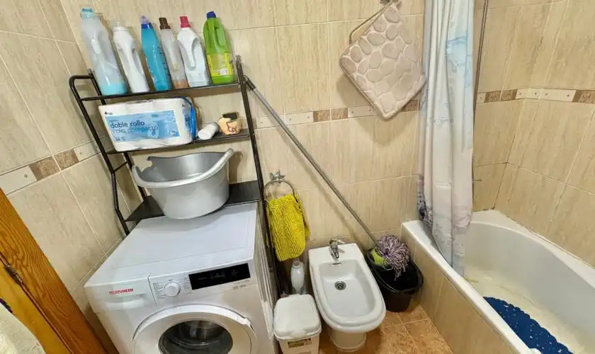Baño de Piso en venta en Carboneras con Aire acondicionado, Calefacción y Amueblado