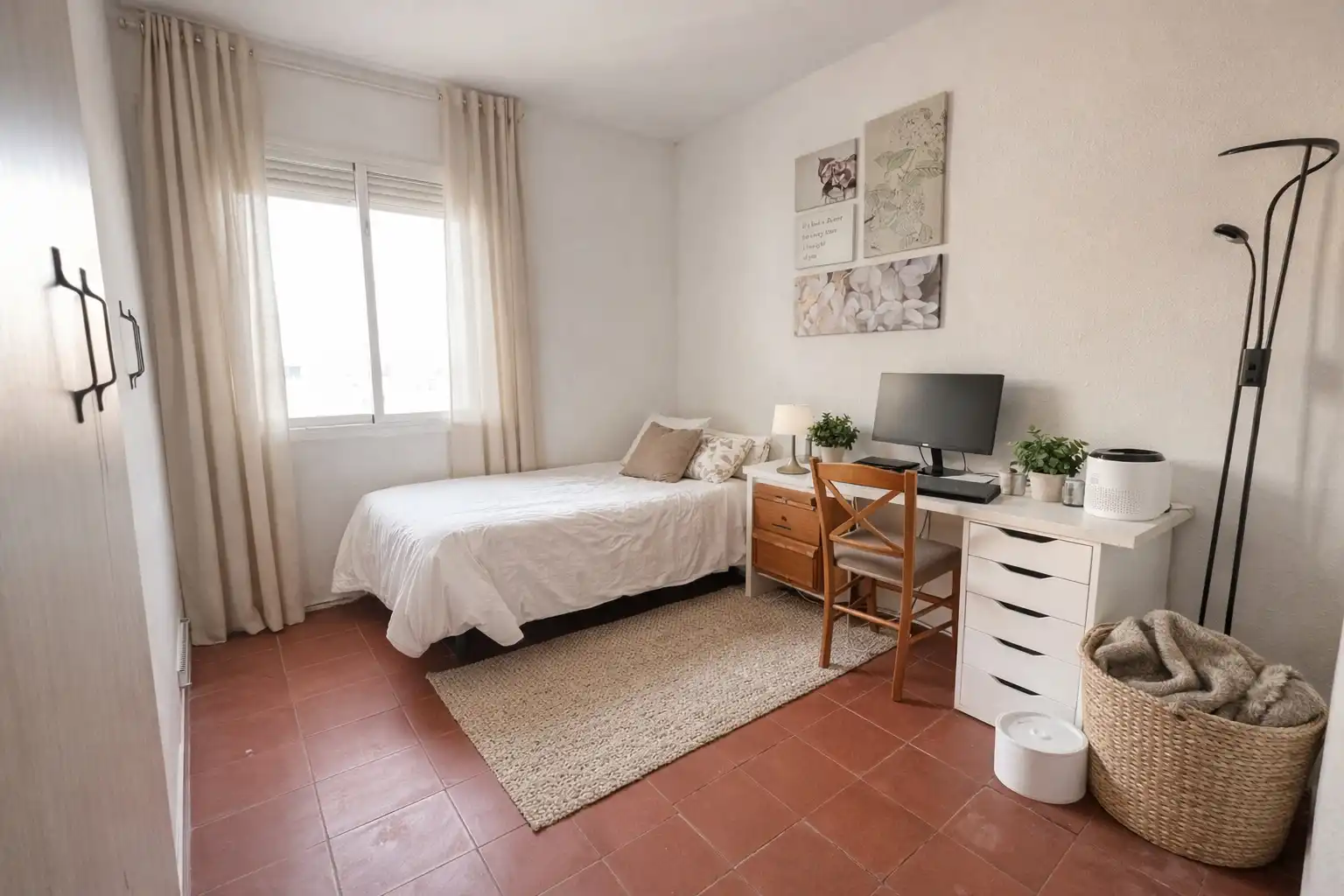 Habitación de Piso en venta en Sabadell con Aire acondicionado, Calefacción y Balcón