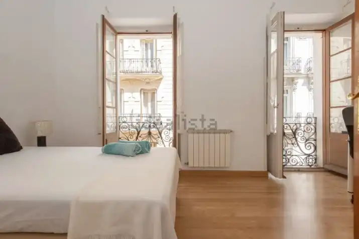 Flat for rent in Calle de Postas, Sol