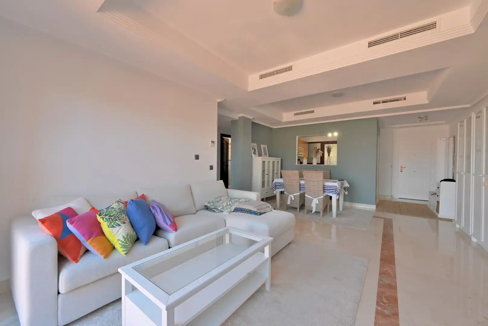 Sala de estar de Ático en venta en Ojén con Aire acondicionado, Terraza y Trastero