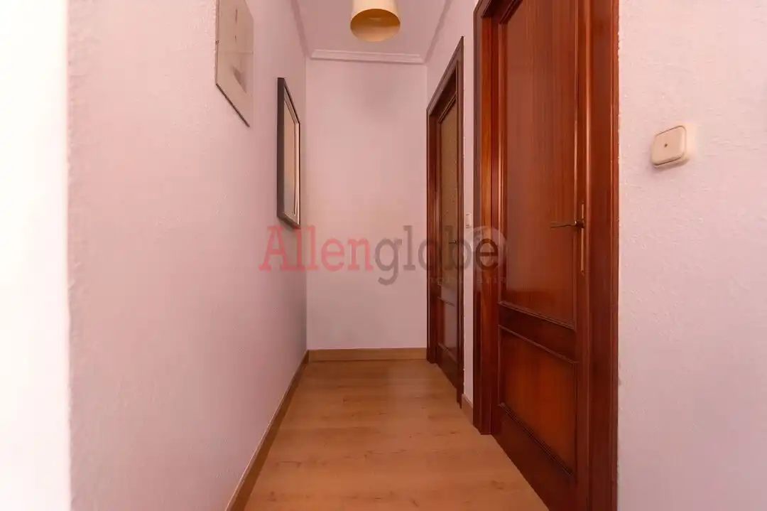 Apartament en venda en Oviedo  amb Calefacció i Traster