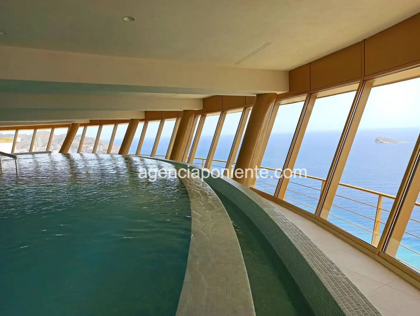 Apartament de lloguer a Avenida Mexico, Playa Poniente
