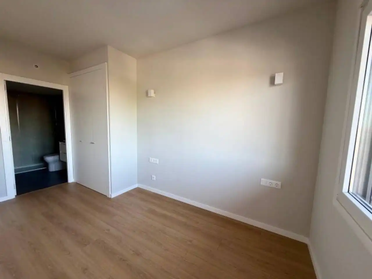 Bedroom of Flat for rent in Terrassa  with Air Conditioner, Heating and Parquet flooring