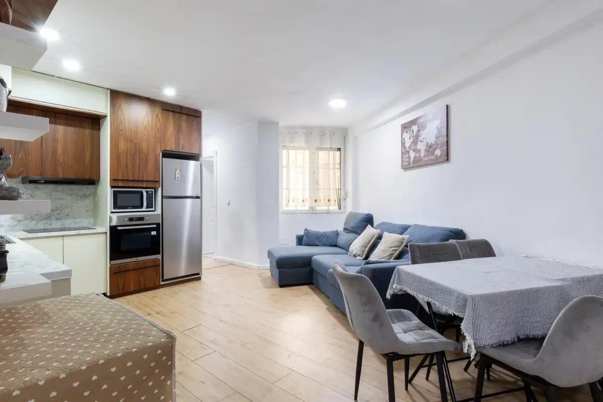 Living room of Flat for sale in  Valencia Capital  with Air Conditioner, Heating and Furnished