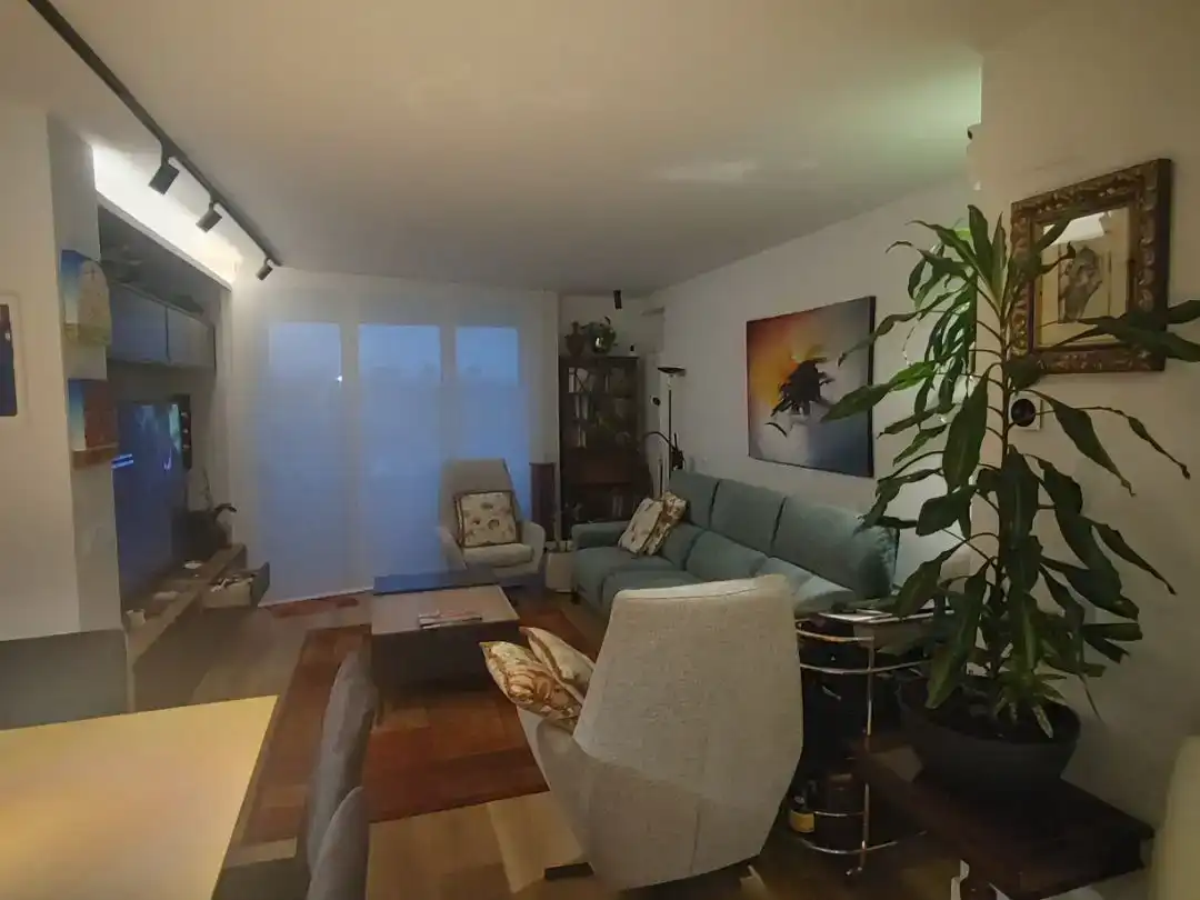 Sala d'estar de Pis en venda en  Madrid Capital amb Aire condicionat