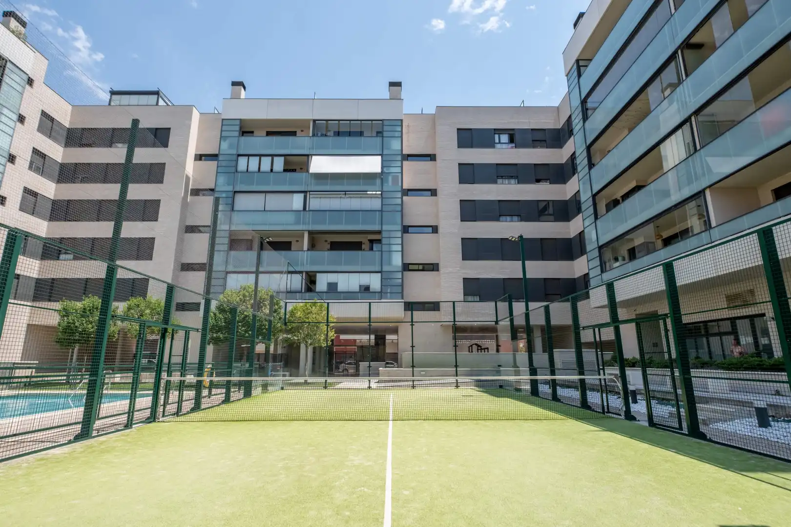 Vista exterior de Ático en venta en Zaragoza con Calefacción, Jardín privado y Terraza
