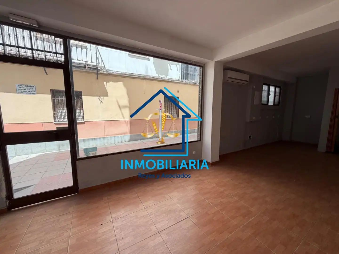 Vista exterior de Local en venta en Córdoba con Aire acondicionado