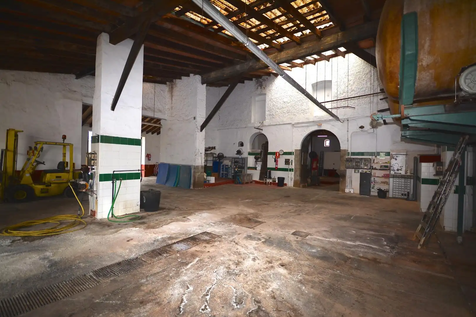 Industrial buildings for sale in Binissalem