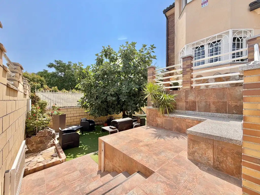 Terrassa de Casa adosada en venda en Ugena amb Aire condicionat, Calefacció i Jardí privat