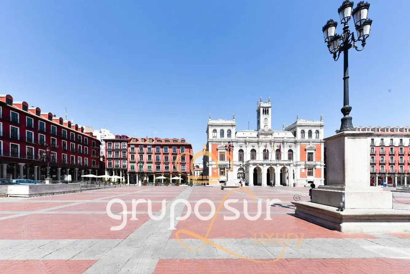 Außenansicht von Dachboden zur Miete in Valladolid mit Heizung, Parkett und Abstellraum