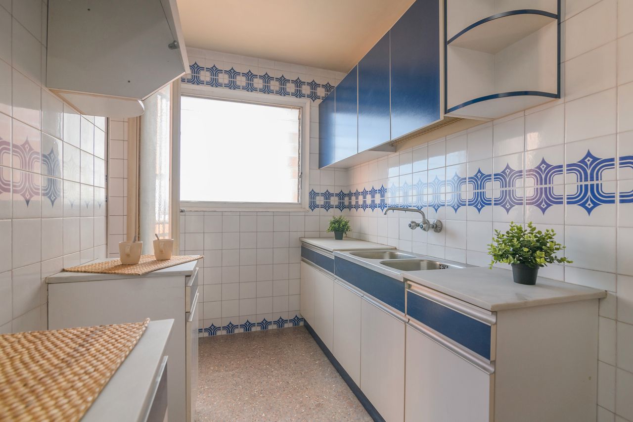 Cuina de Pis en venda en Sant Boi de Llobregat amb Balcó