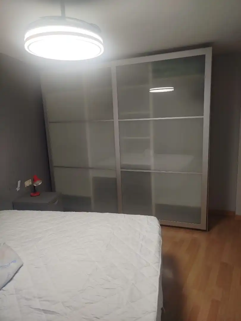 Dormitori de Pis de lloguer en Jaén amb Aire condicionat, Calefacció i Moblat
