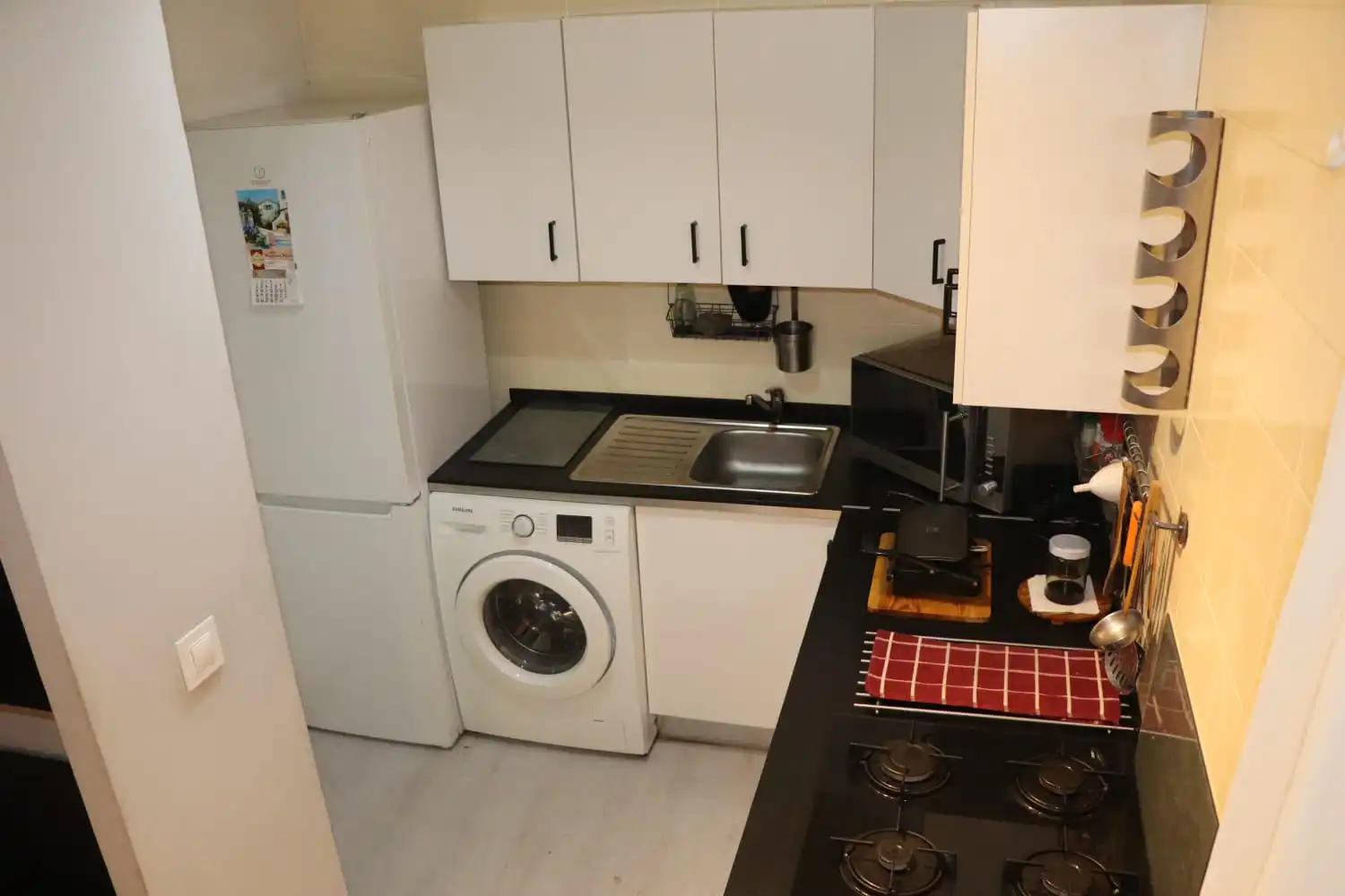 Cocina de Piso de alquiler en San Juan de Aznalfarache con Aire acondicionado y Amueblado