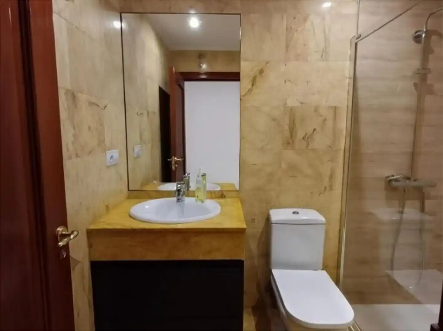 Bathroom of Flat for sale in Gijón   with Swimming Pool