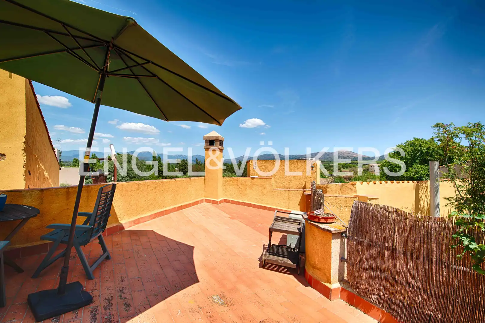Terrassa de Casa adosada en venda en Garriguella amb Aire condicionat, Calefacció i Jardí privat