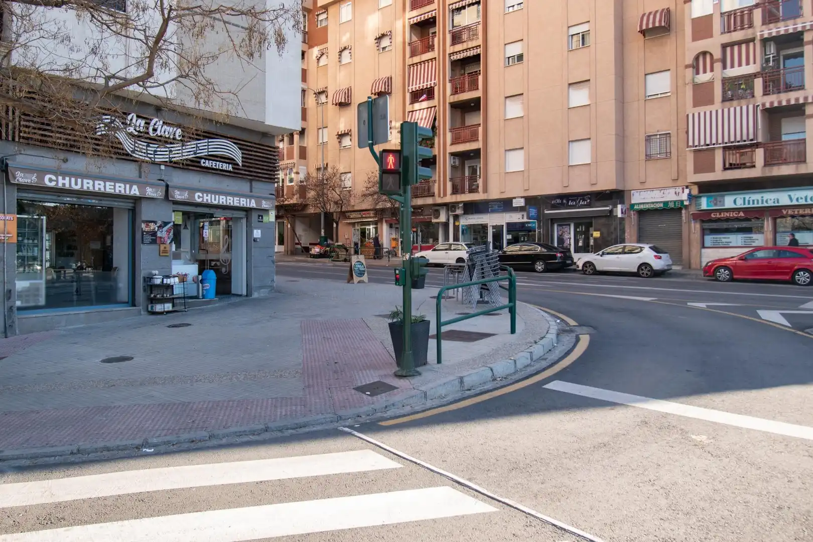 Vista exterior de Local en venta en Granada