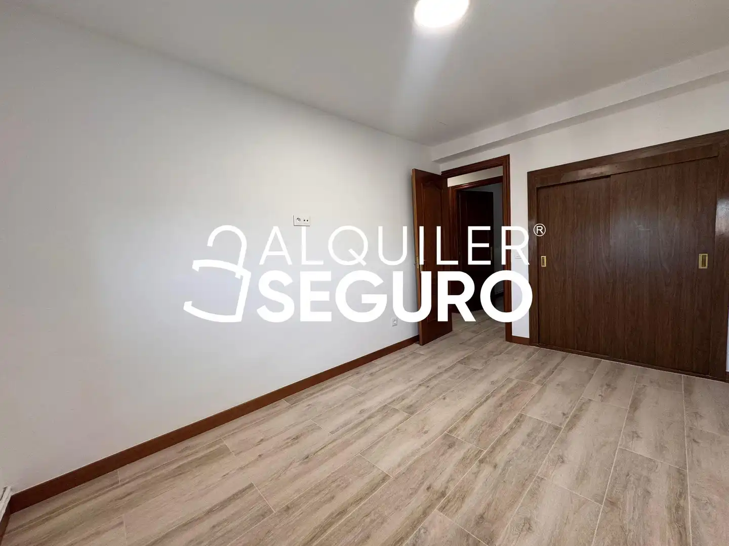 Bedroom of Flat for rent in Madrid  with Air Conditioner, Heating and Terrace