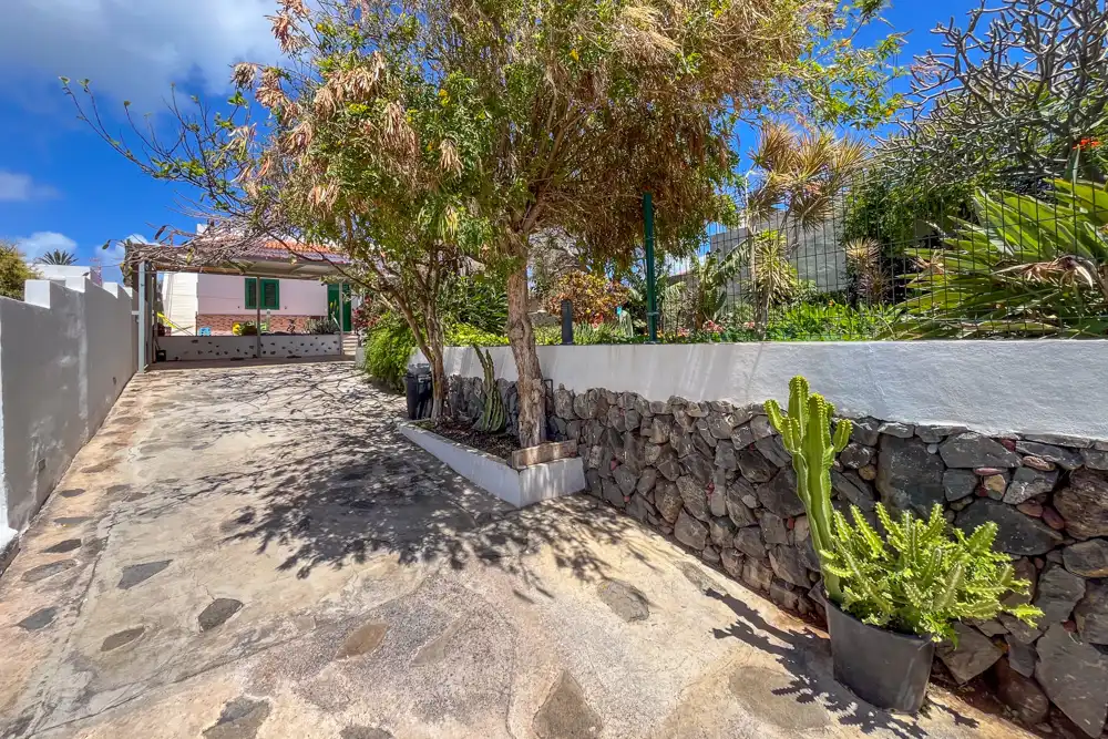 Vista exterior de Casa o xalet en venda en San Sebastián de la Gomera amb Terrassa i Moblat