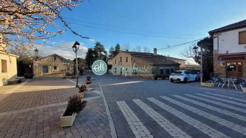 Vista exterior de Casa o chalet de alquiler en Navas de Riofrío con Calefacción y Balcón