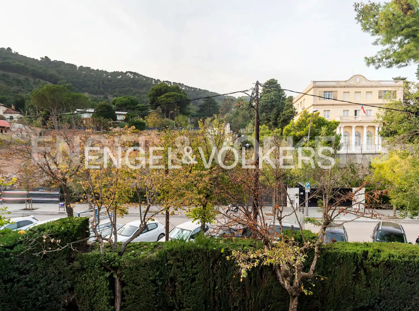 Vista exterior de Casa o xalet en venda en Barcelona amb Calefacció, Jardí privat i Terrassa