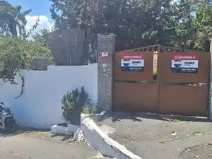 Vista exterior de Casa o xalet en venda en Las Palmas de Gran Canaria amb Jardí privat, Terrassa i Traster