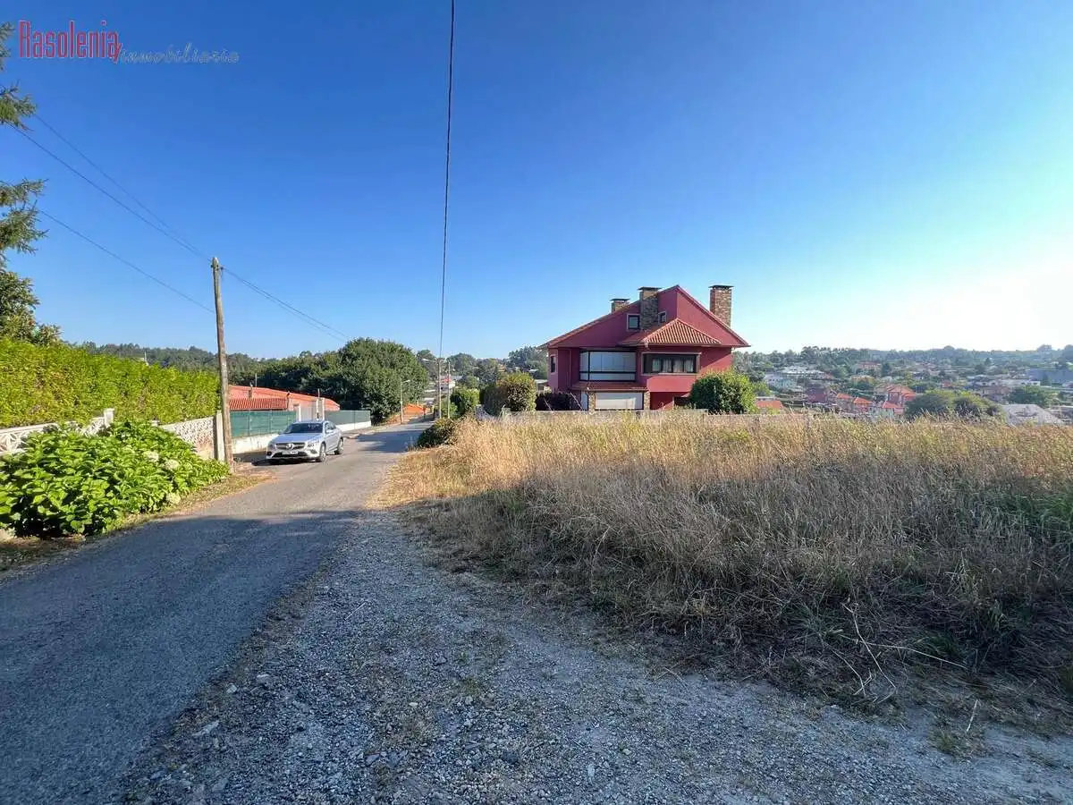 Residencial en venta en Oleiros