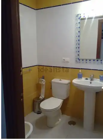 Bathroom of Flat for rent in Cortegana  with Furnished, Oven and Washing machine