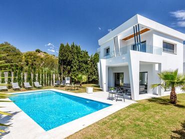 Xalet amb piscina en venda a Calahonda