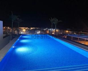 Piscina de Àtic en venda en Estepona amb Aire condicionat, Calefacció i Jardí privat