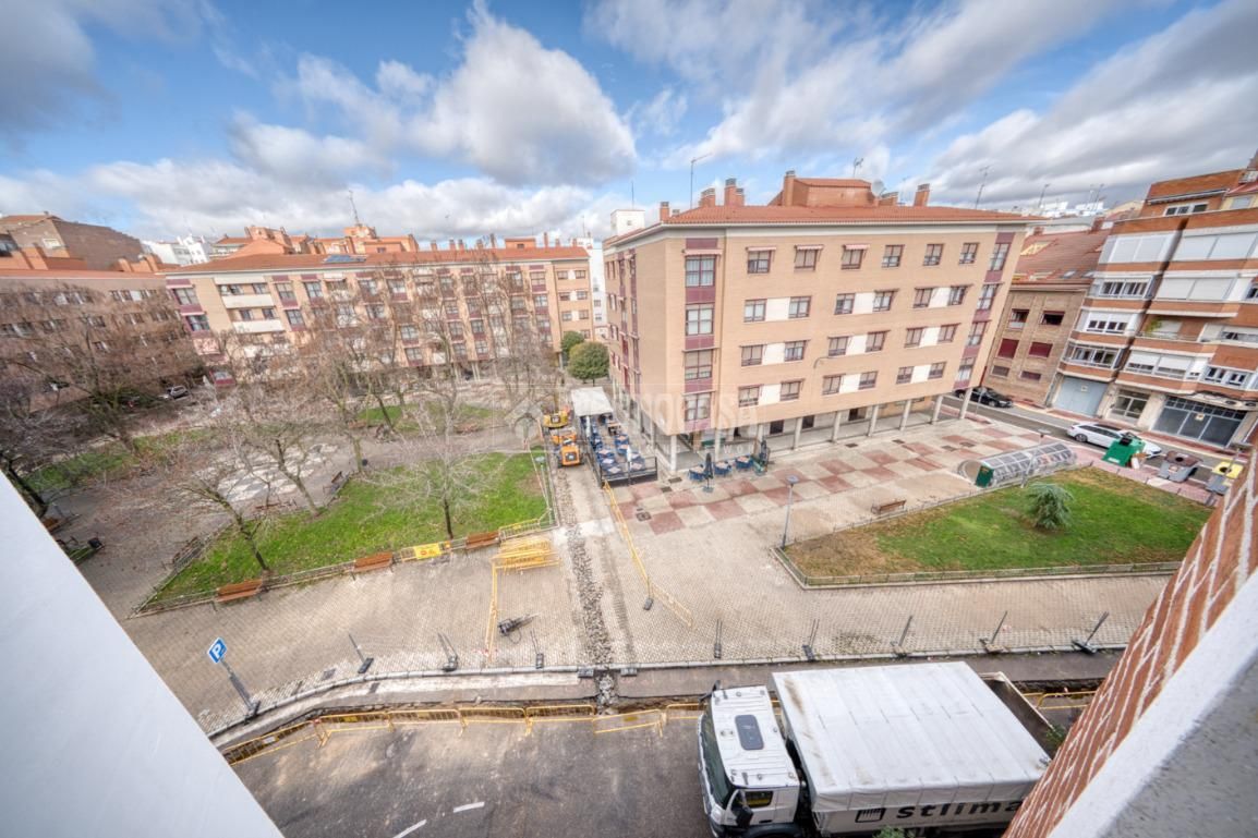 Exterior view of Flat for sale in Valladolid Capital