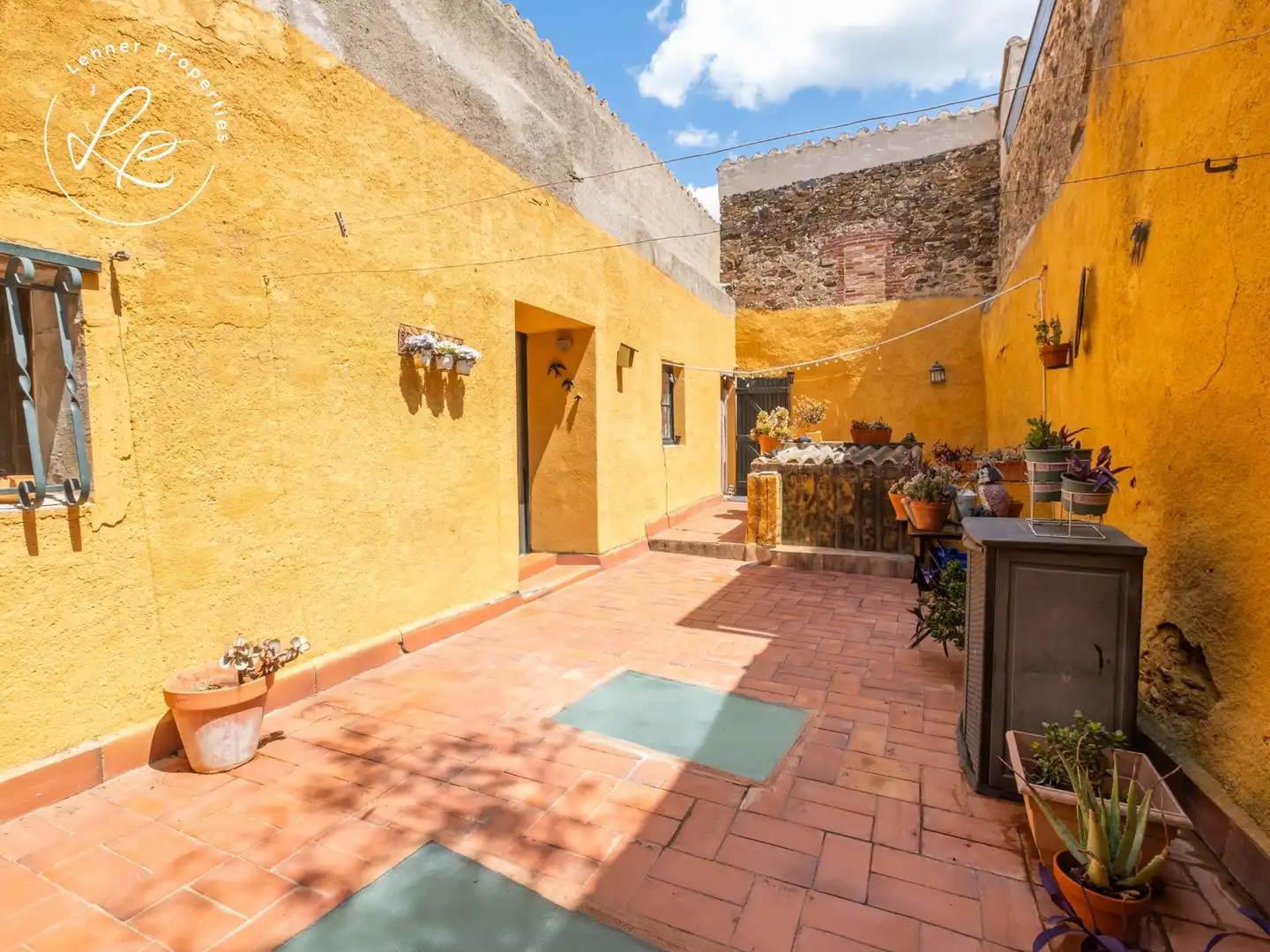 Terrassa de Finca rústica en venda en Garriguella amb Calefacció i Terrassa