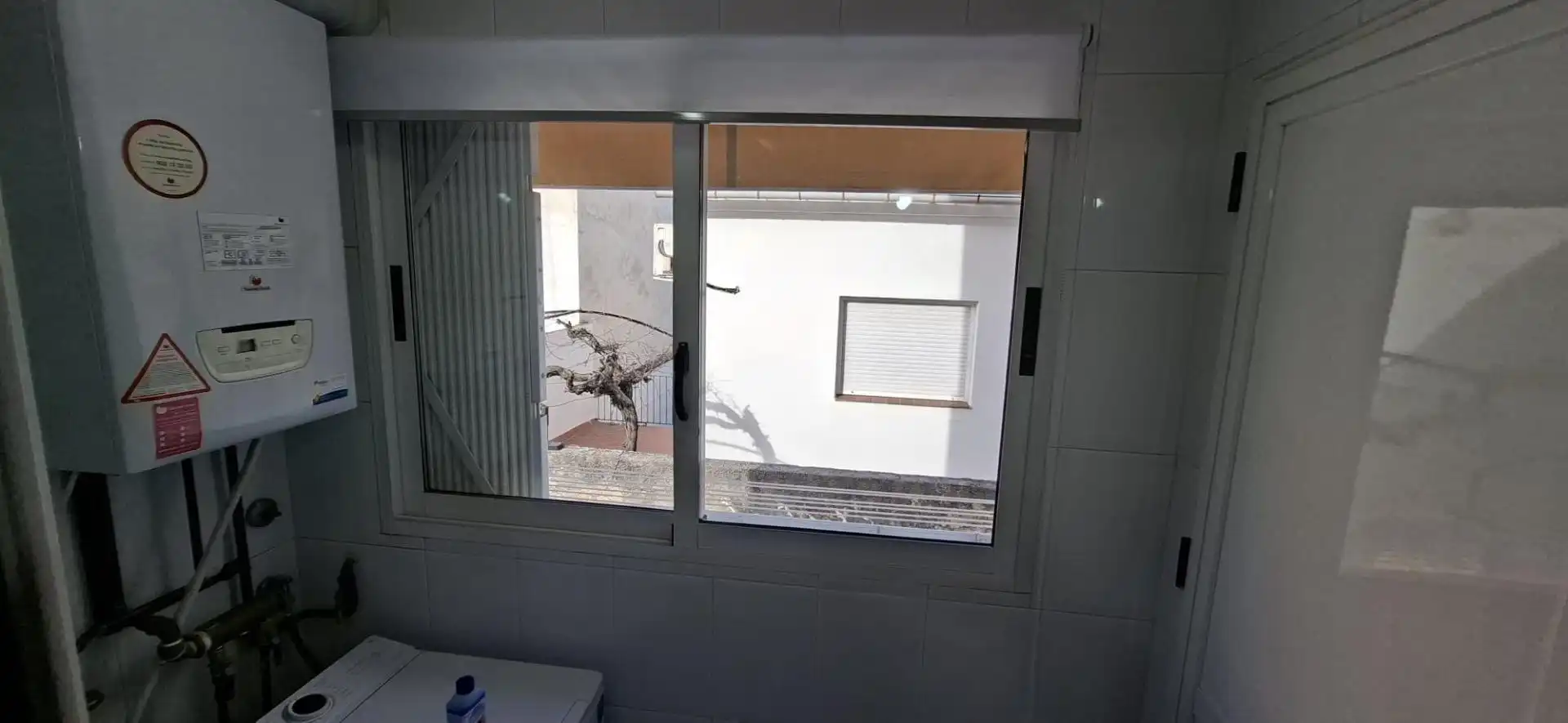 Baño de Piso de alquiler en Granada con Calefacción, Amueblado y Balcón